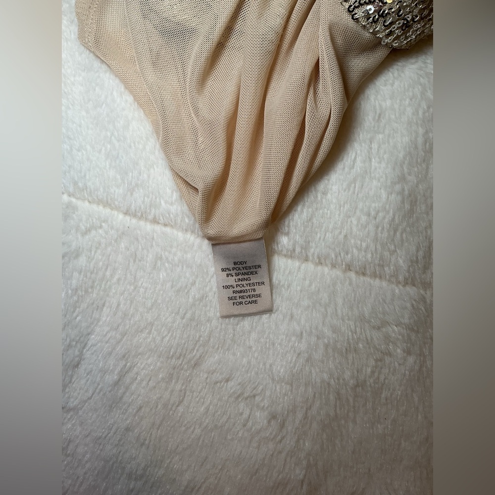 TAHARI Women's Silver Sequin Sleeveless Top - Picture 5 of 5